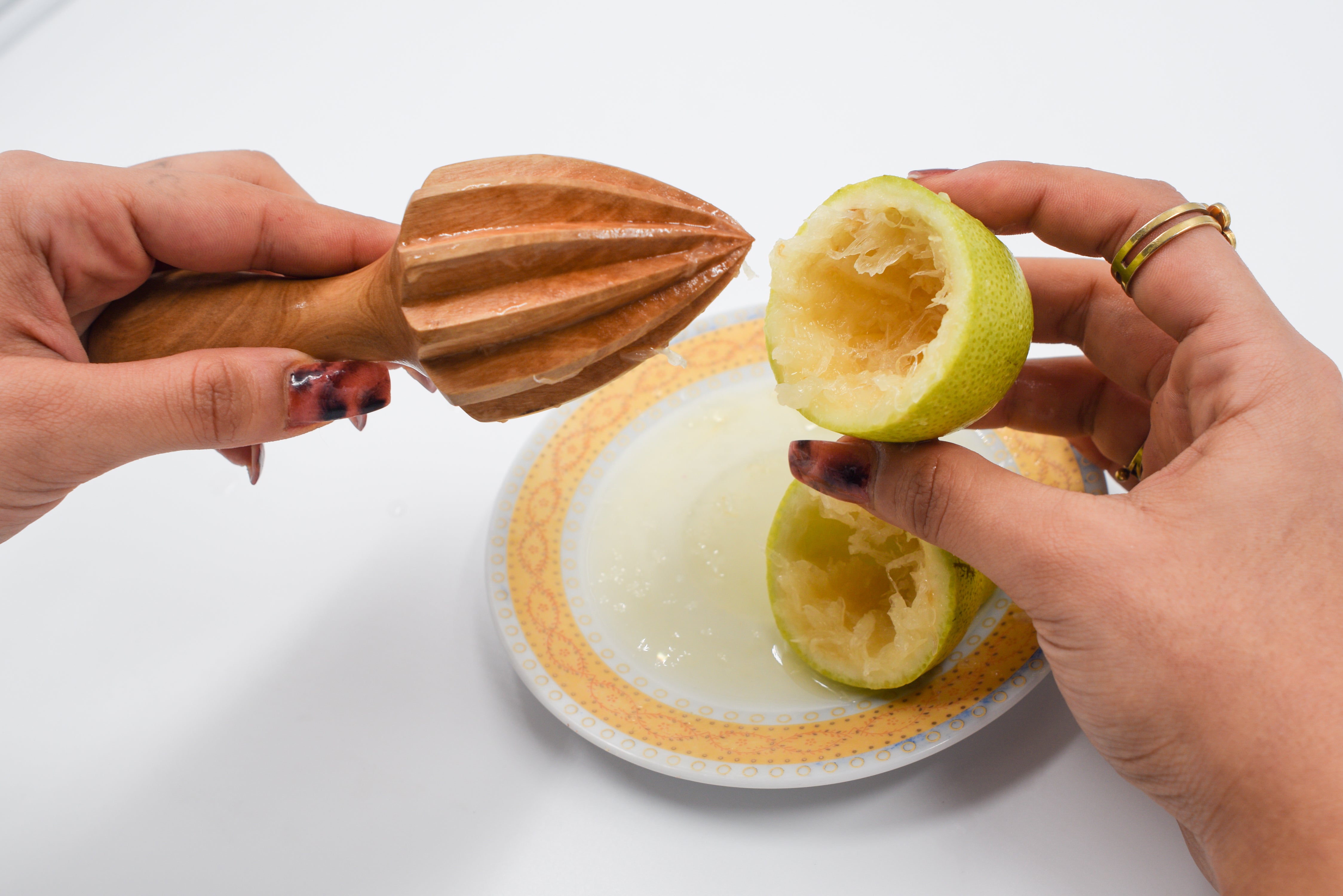 Presse-agrumes en bois d’olivier