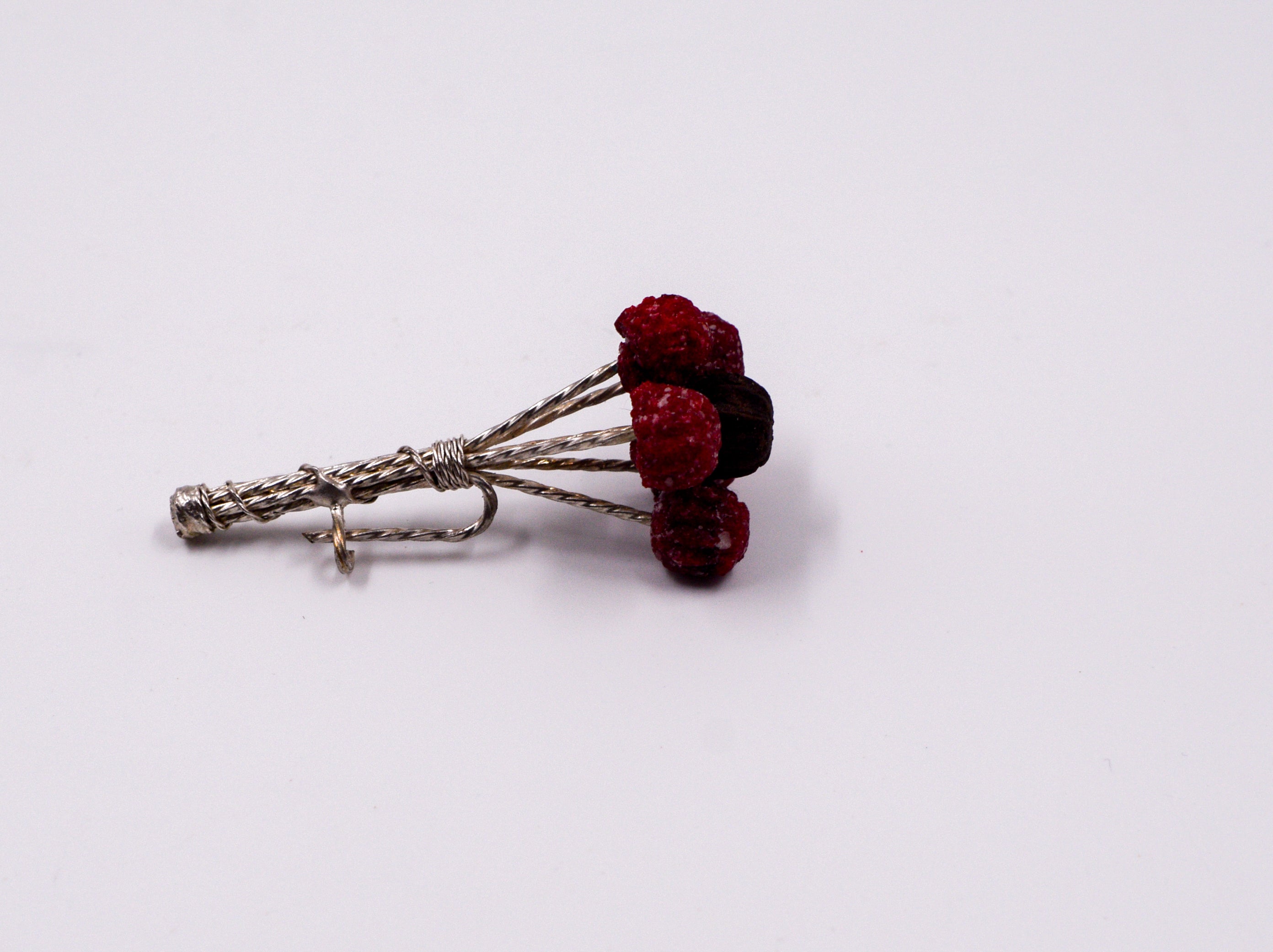 Broche “Musc Rouge"