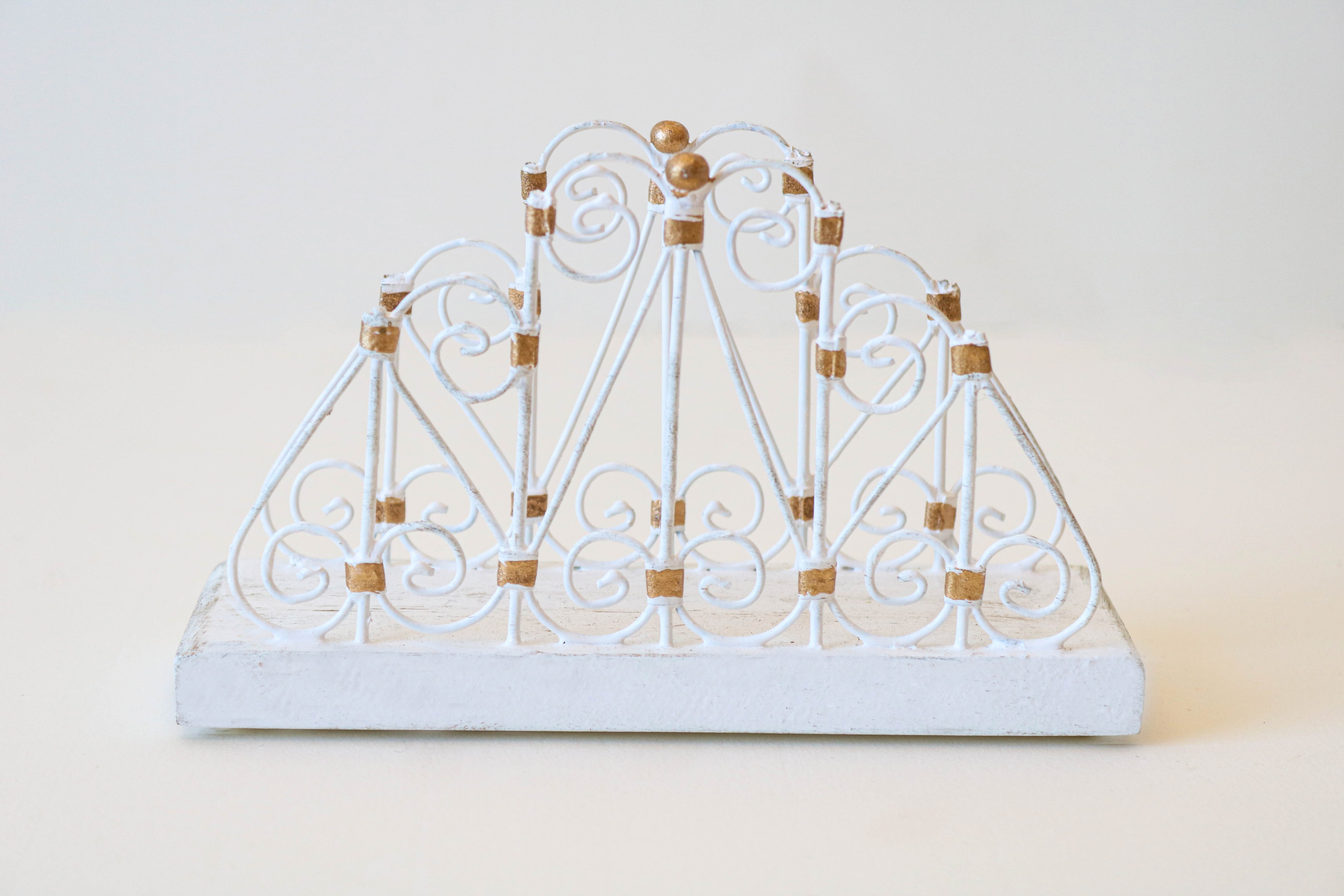 Porte serviette en bois et fer forger doré