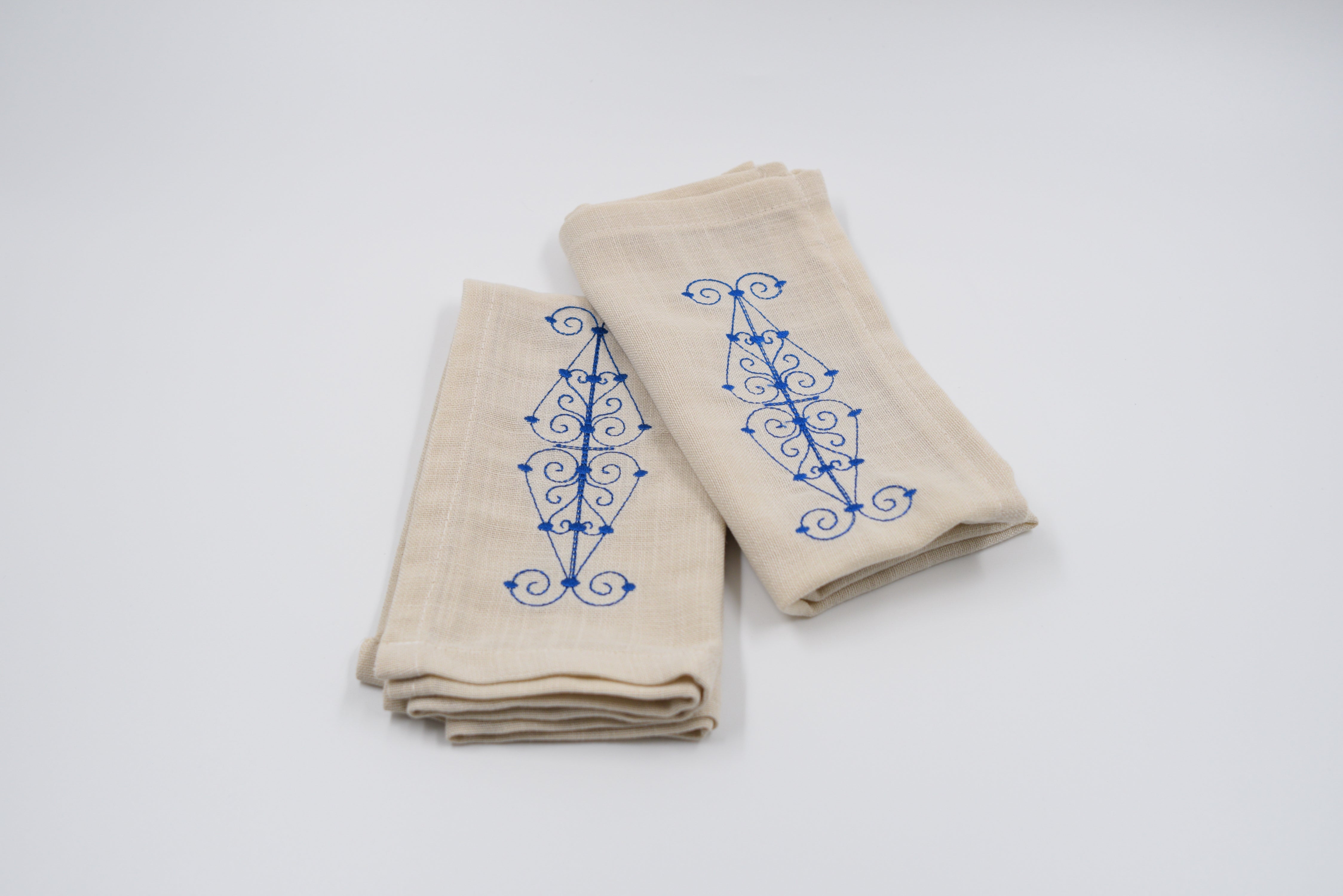 serviette de table motif fer forge