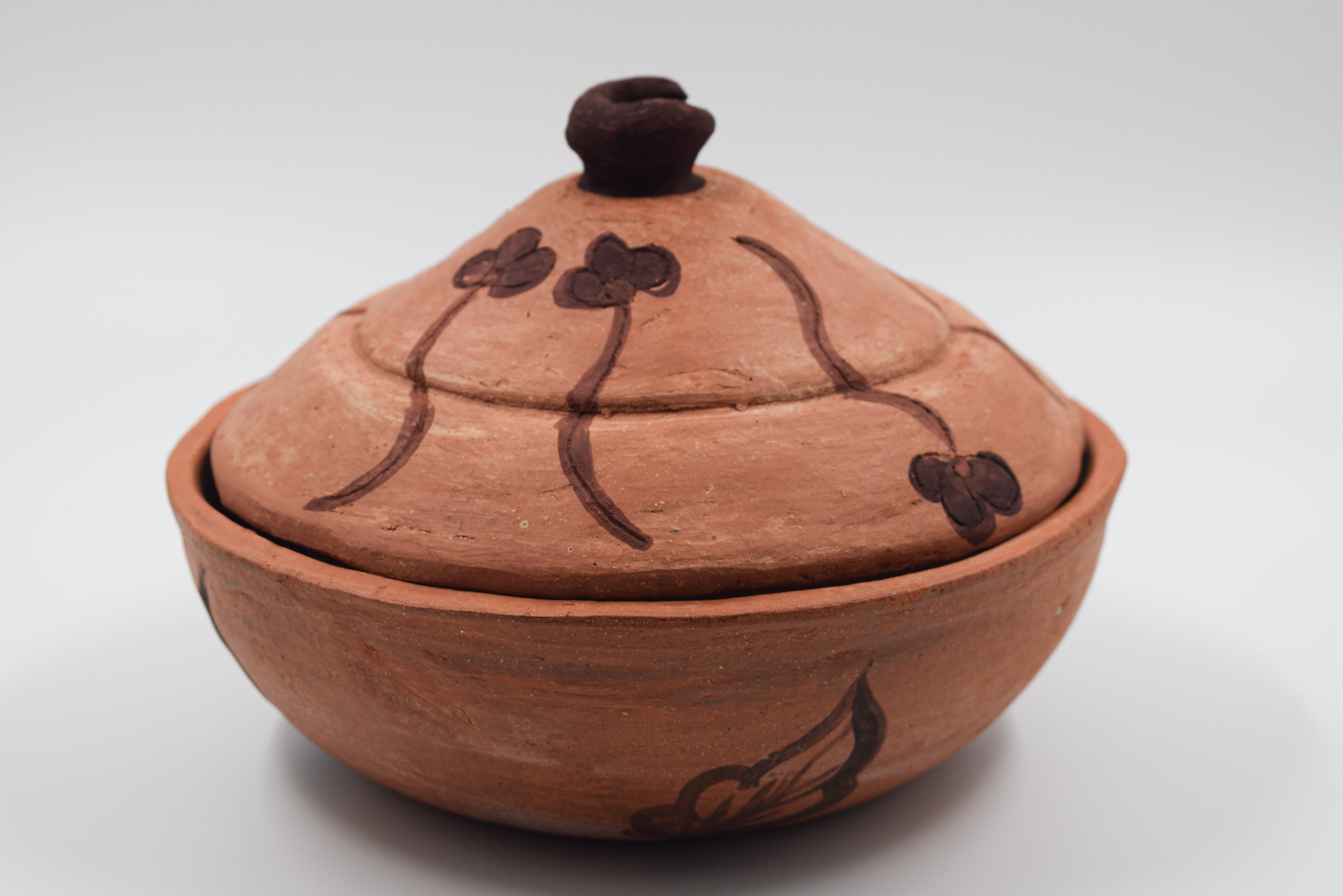 Tajine en terre cuite fait a la main