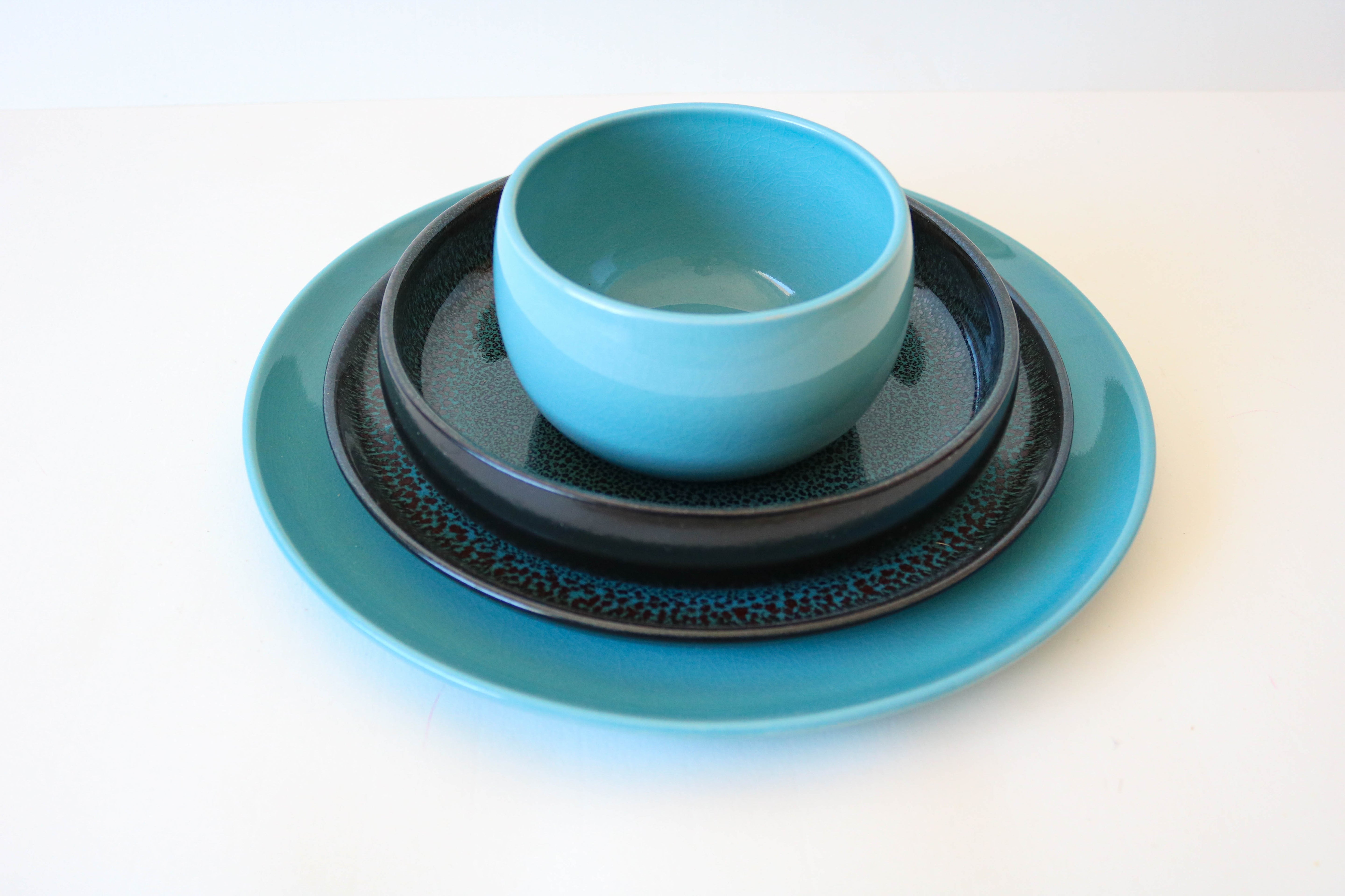 Ensemble de 3 plats de services  avec un bol de soupe en Grès