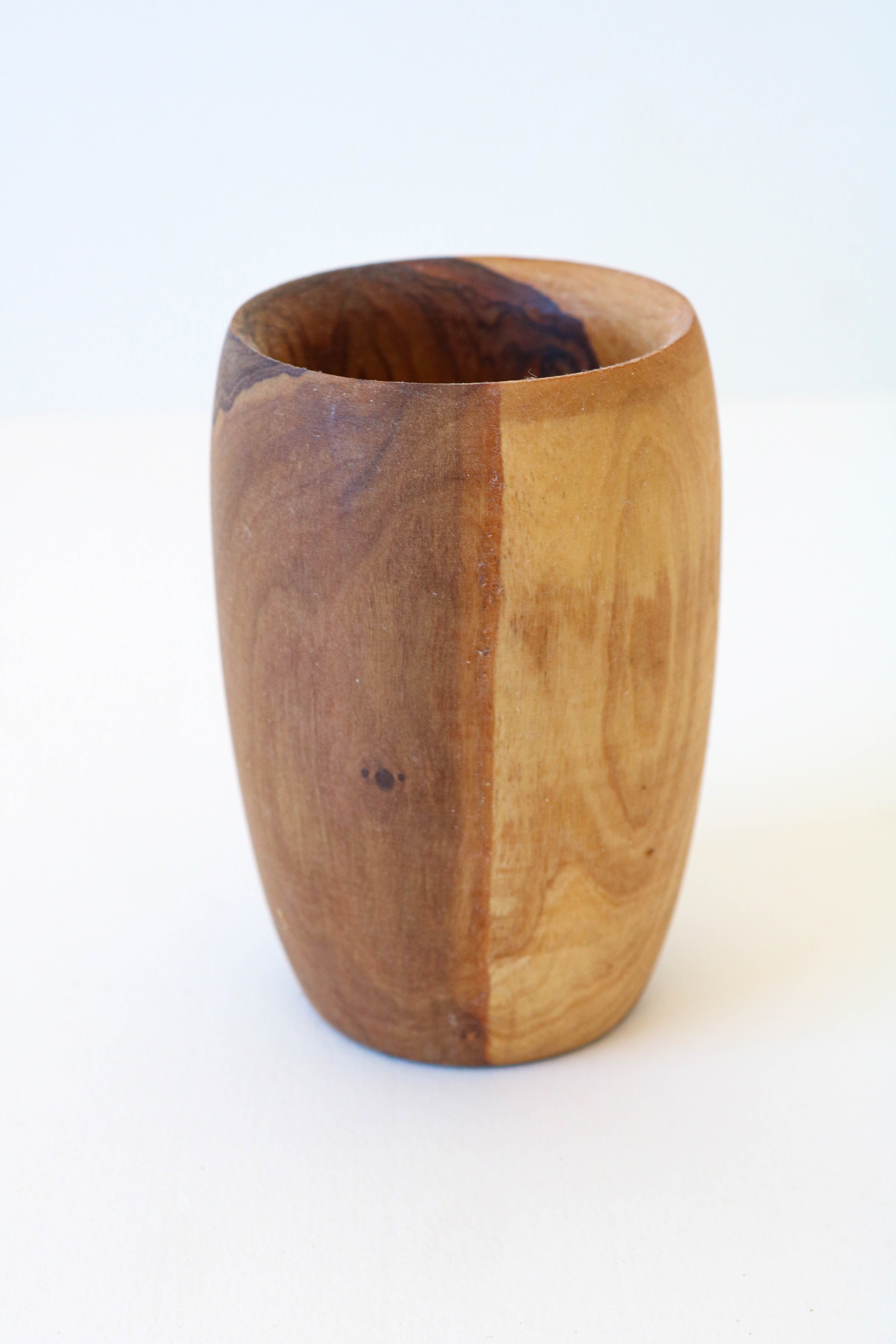 Gobelet à jus en bois olivier