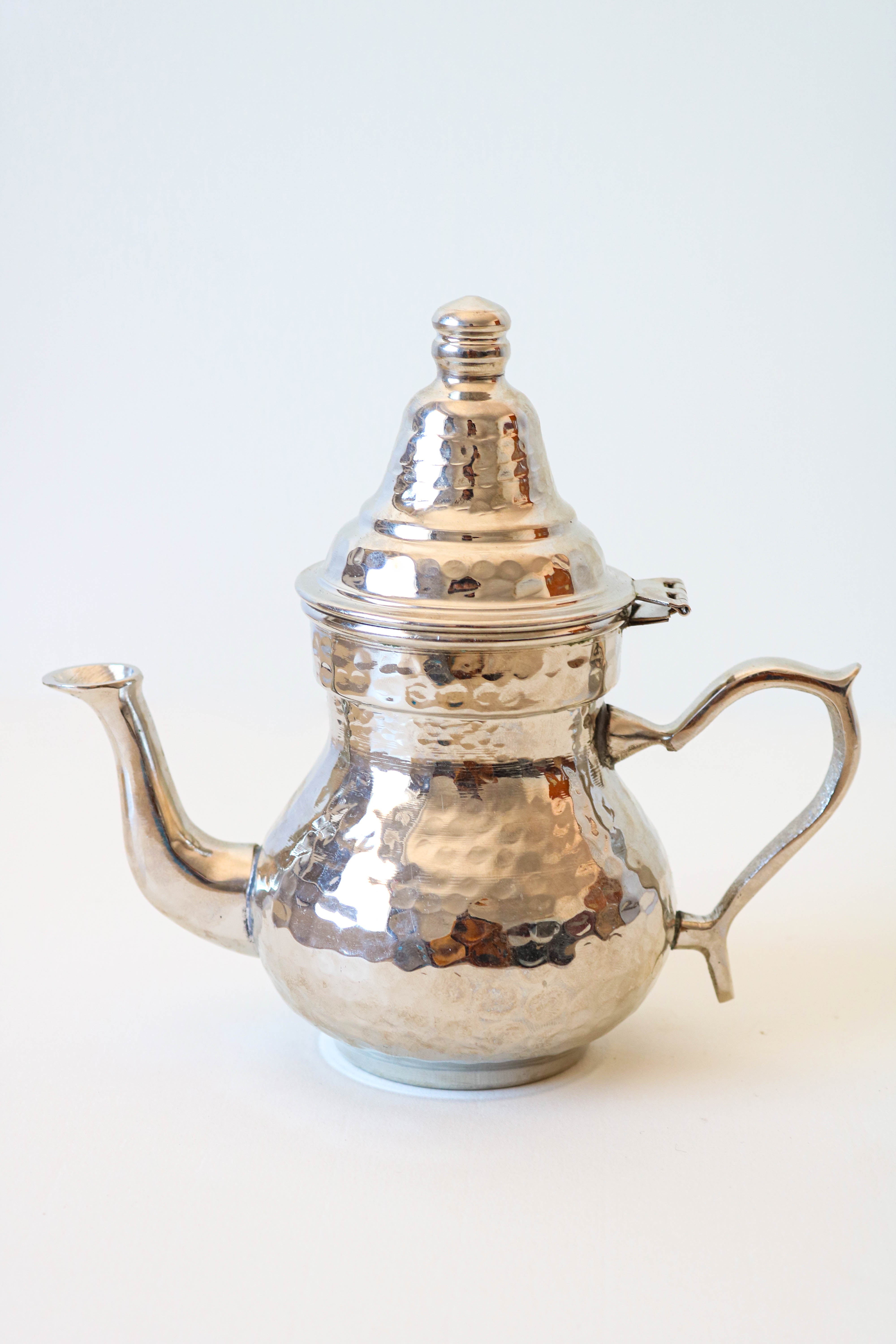 Theière en cuivre martelé