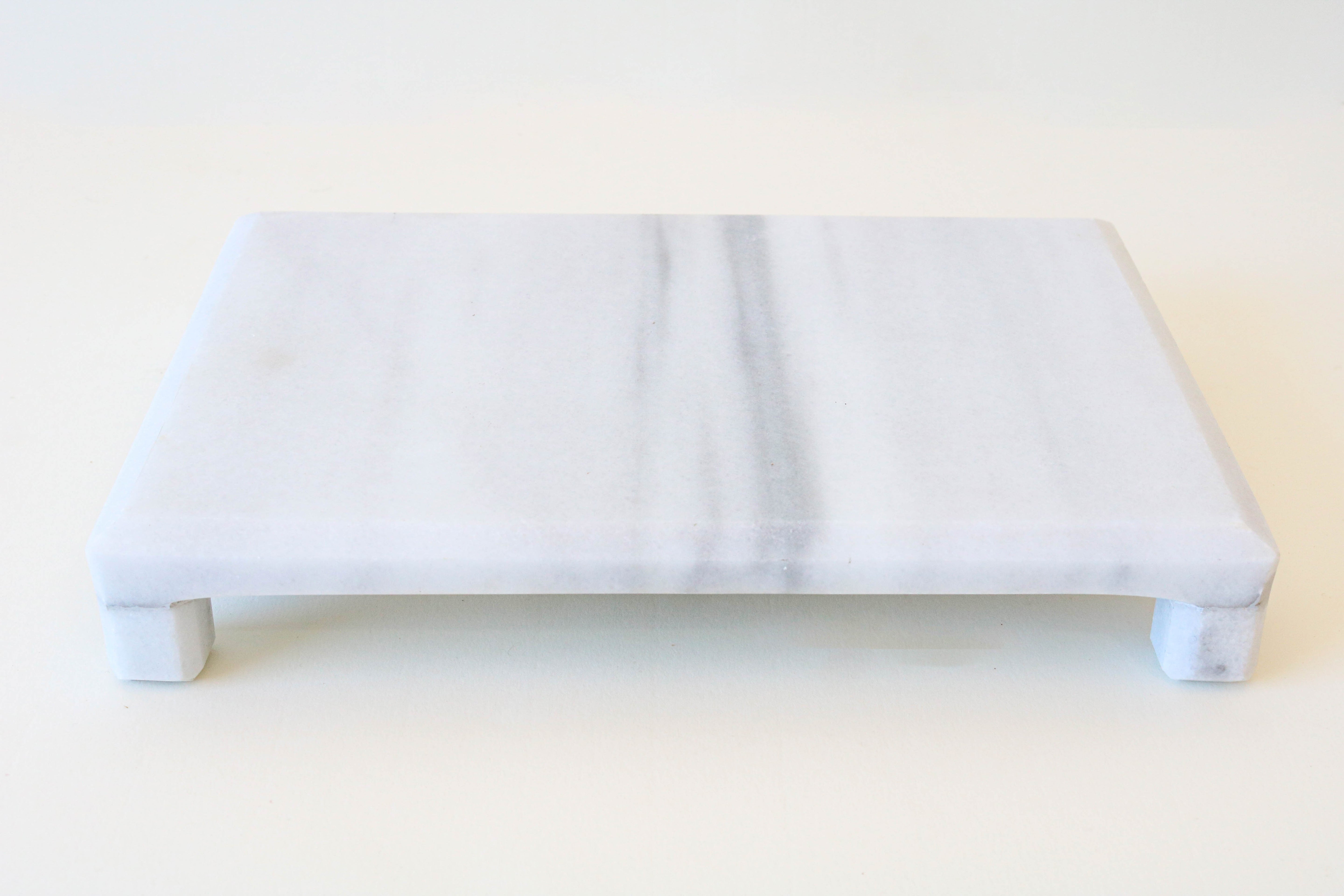 Présentoir sur pied en marbre