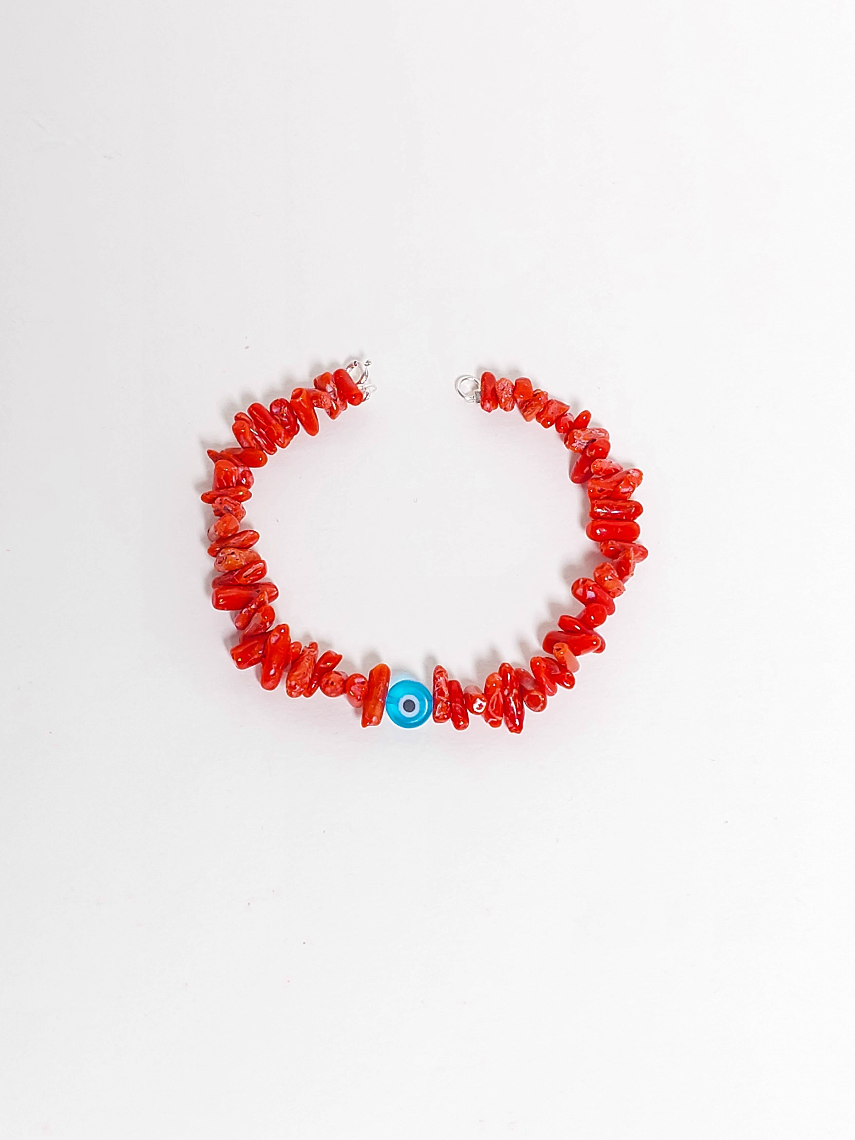 Bracelet en corail motif oeil