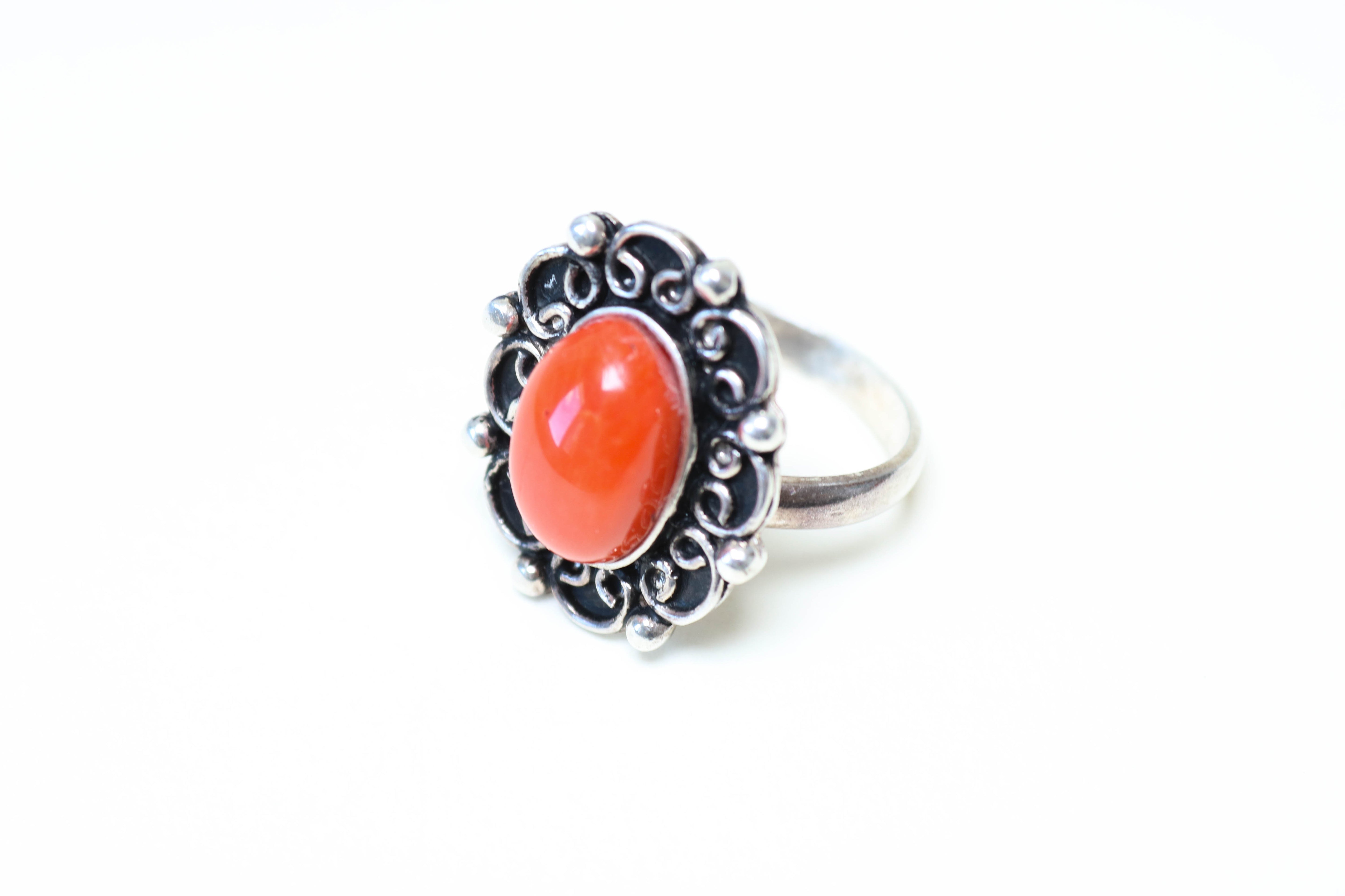 Bague en argent et corail