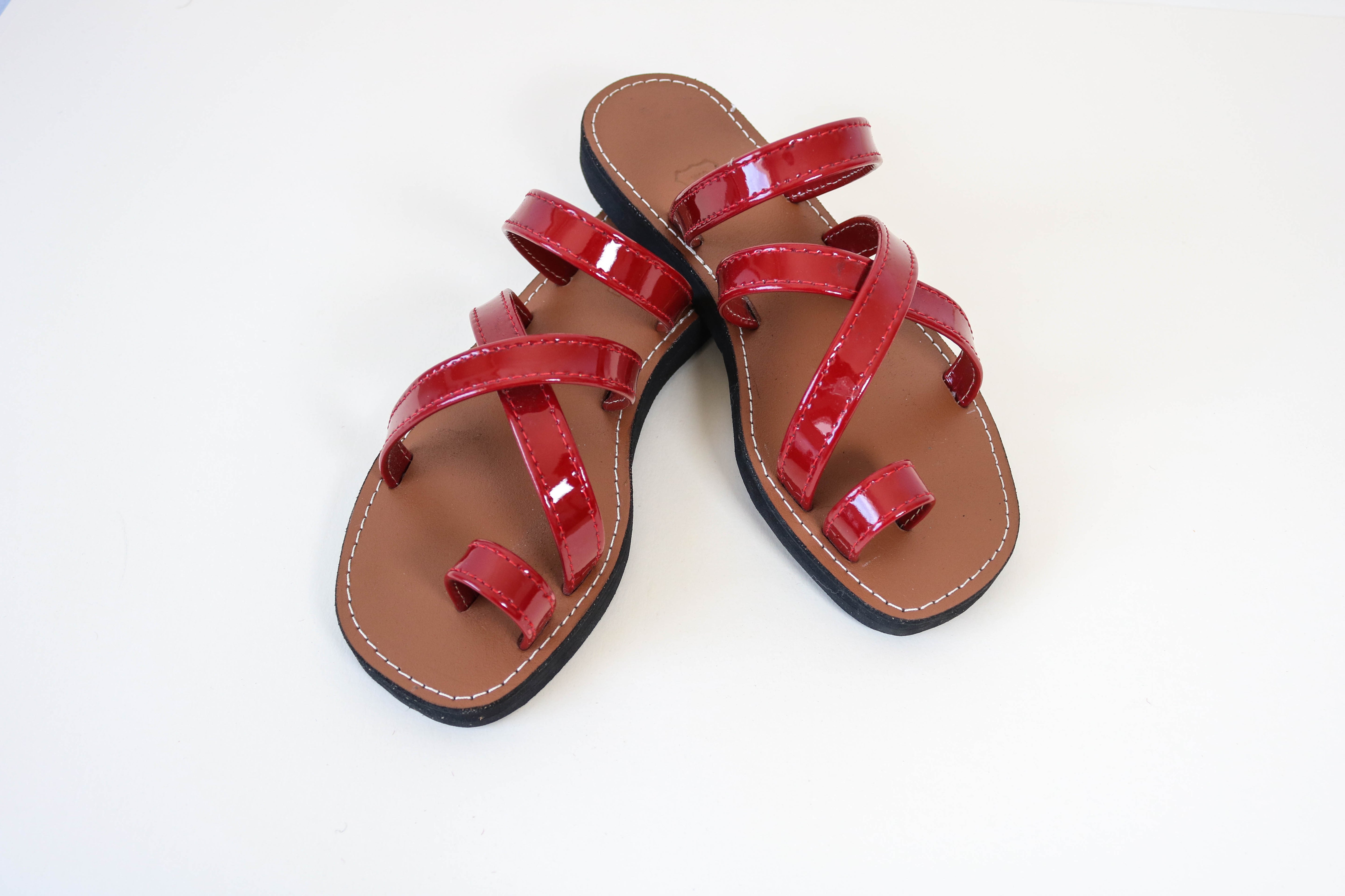 Claquette 100% en cuir, tige rouge