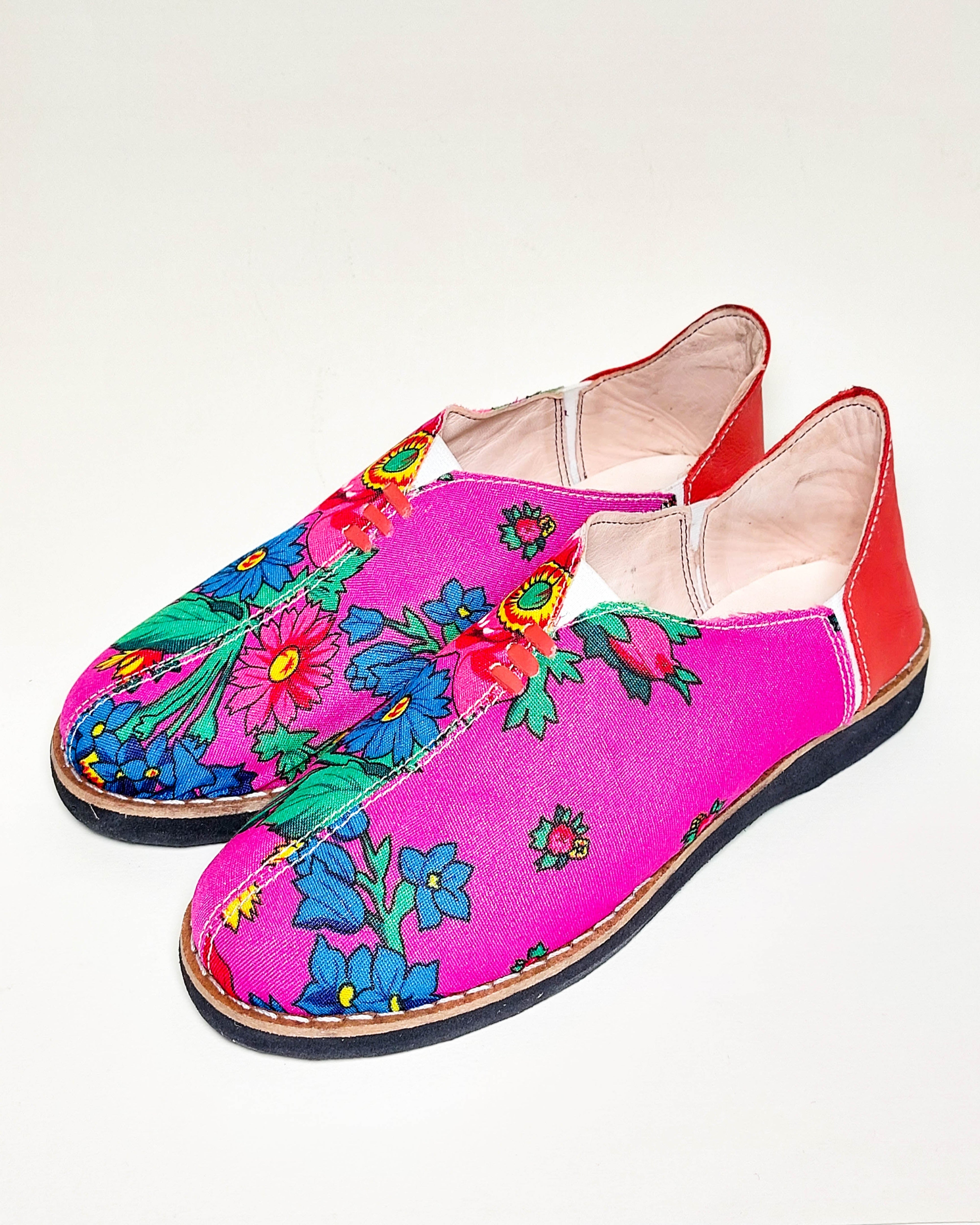 Chaussure 100% en cuir, motif fleuri HREM