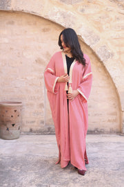 Abaya rose en tissu hayek brodé