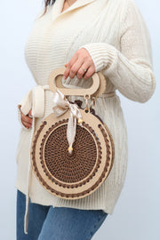 sac à main rond en bois et crochet